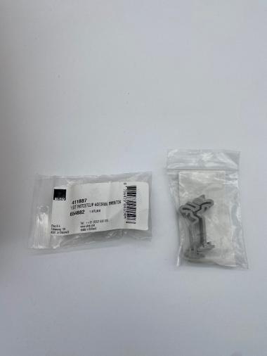 Vastzetclip hoedrail