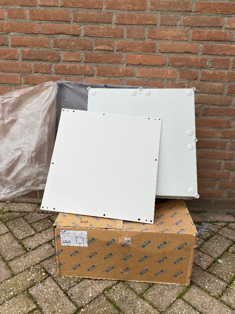 Lege ast transp. Met deksel