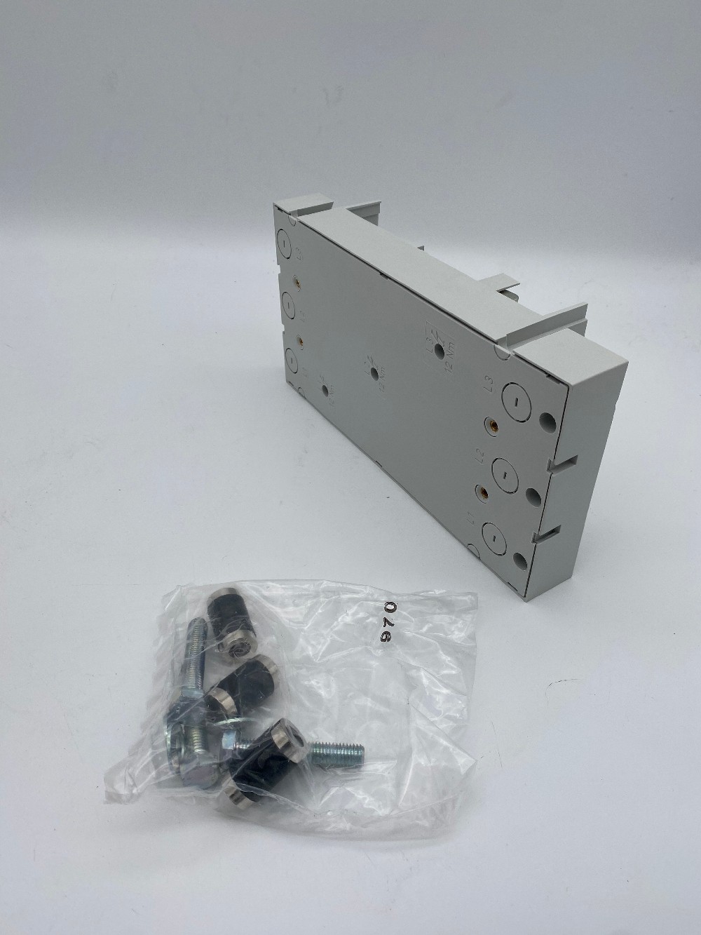 Busbar adapter